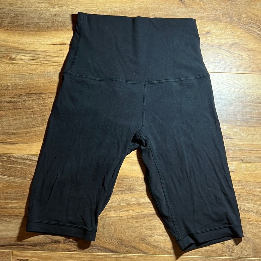 Lululemon high rise align shorts size 4 LW7BDDS